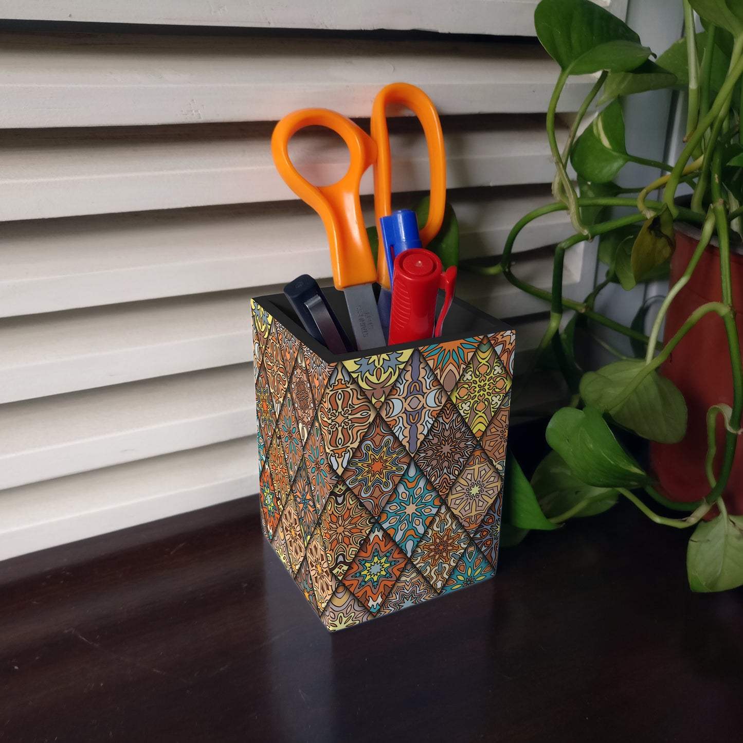 Diamond Pen Stand