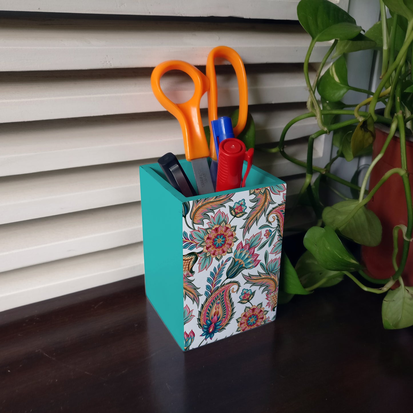 OrientPaisly Pen Stand