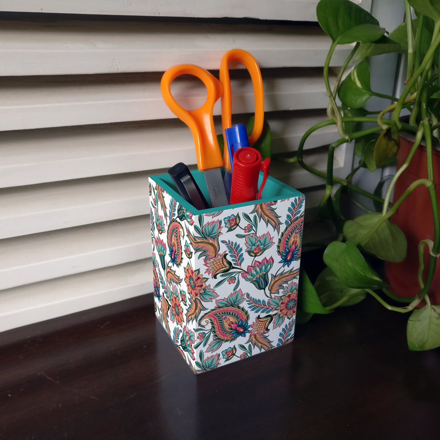 OrientPaisly Pen Stand