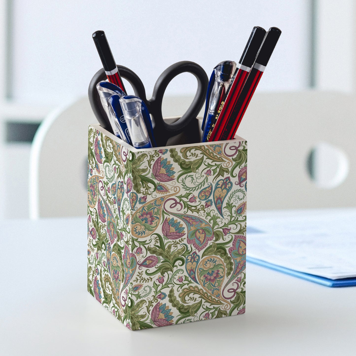 Sameera White Pen Stand