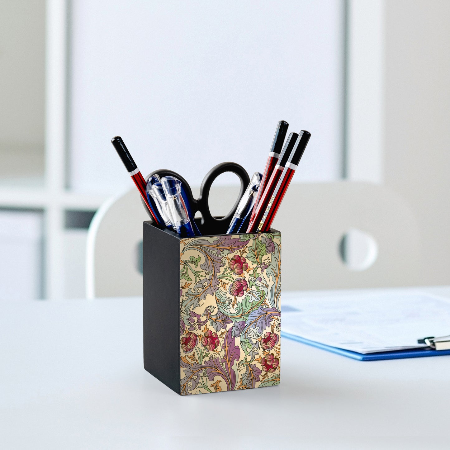Ornate Flr Pen Stand