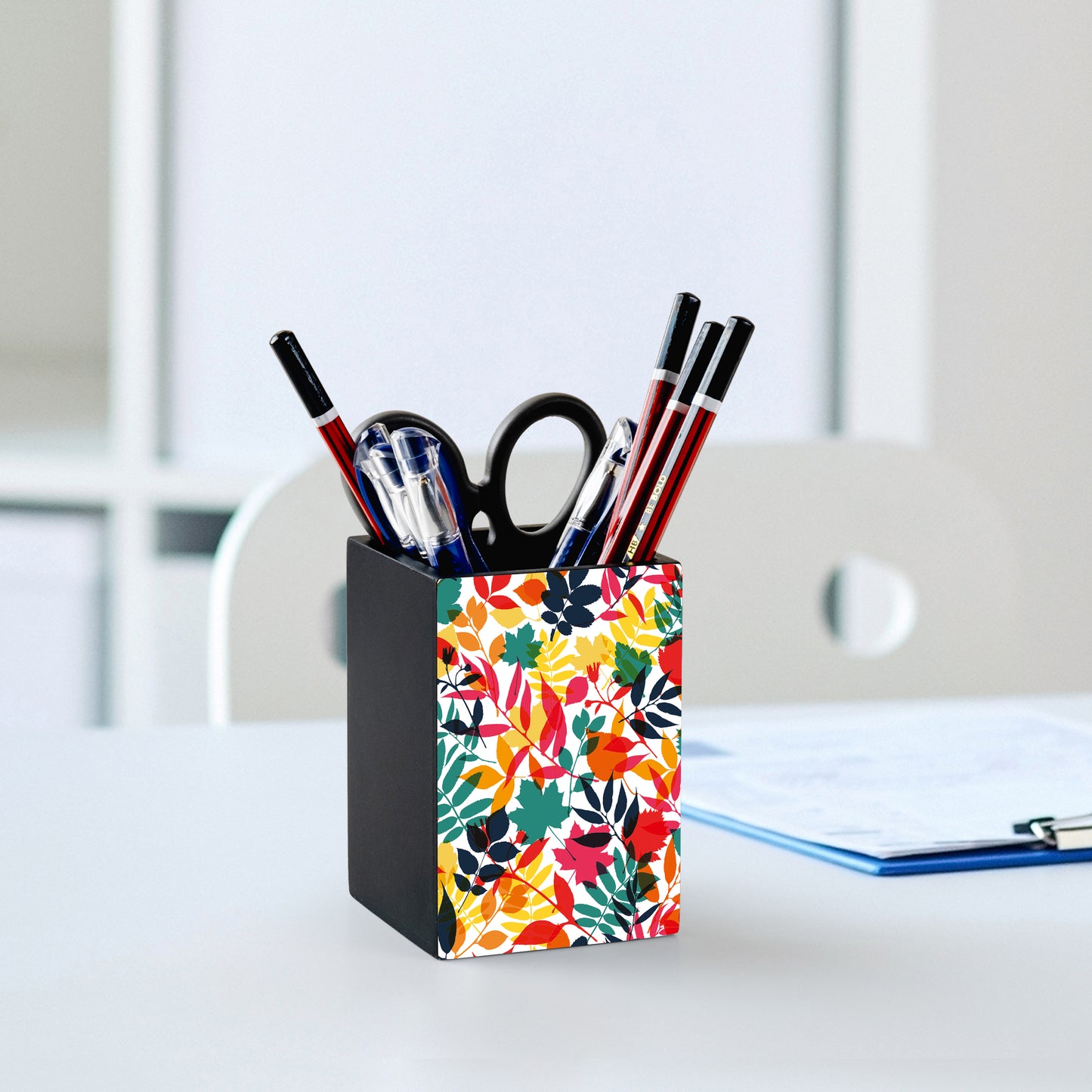 AutumnLeaves Pen Stand