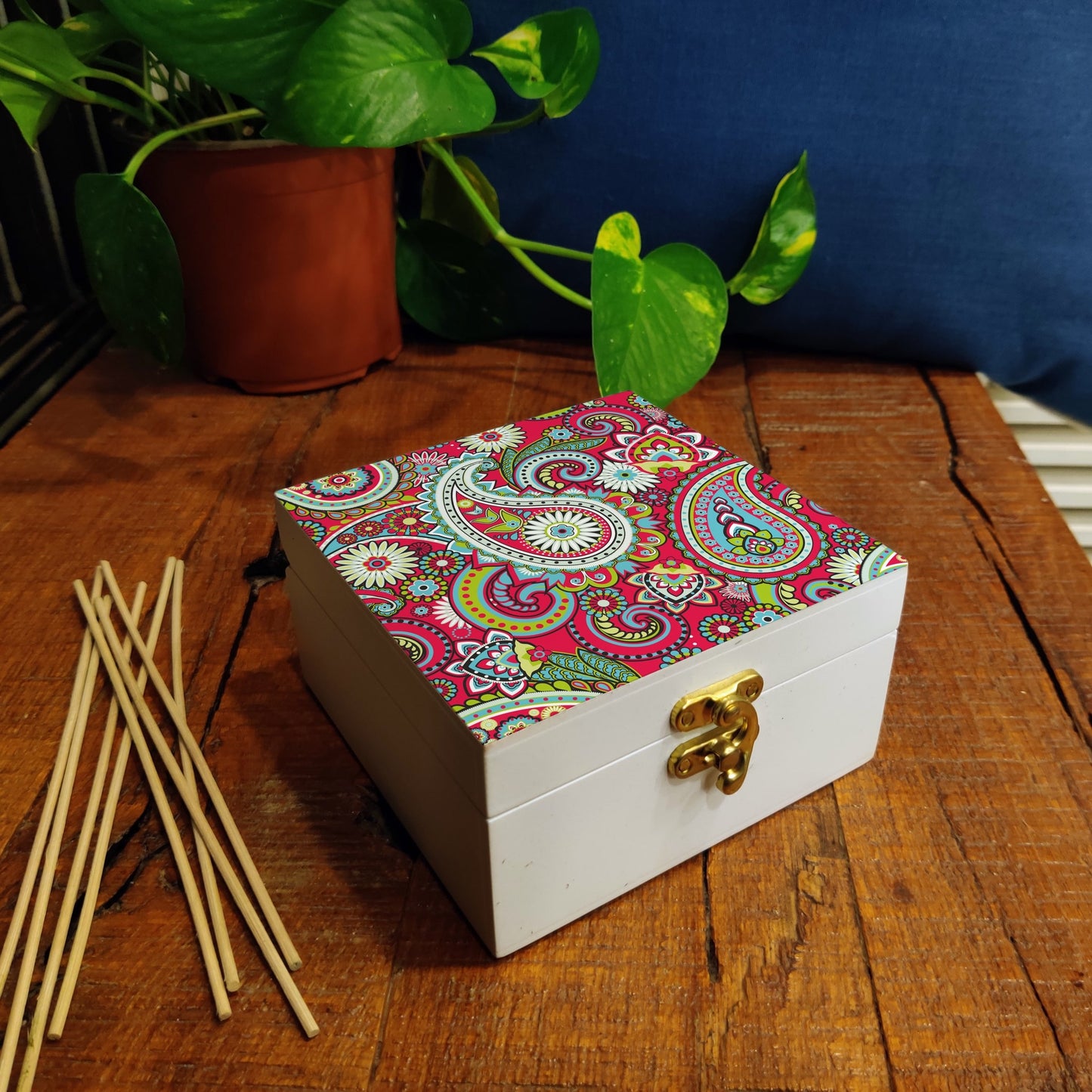 Pink Paisley Gift Box-S