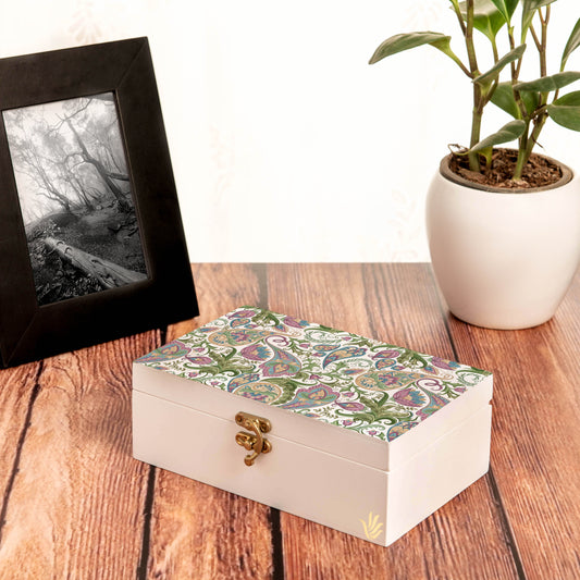 Sameera White Gift Box-M
