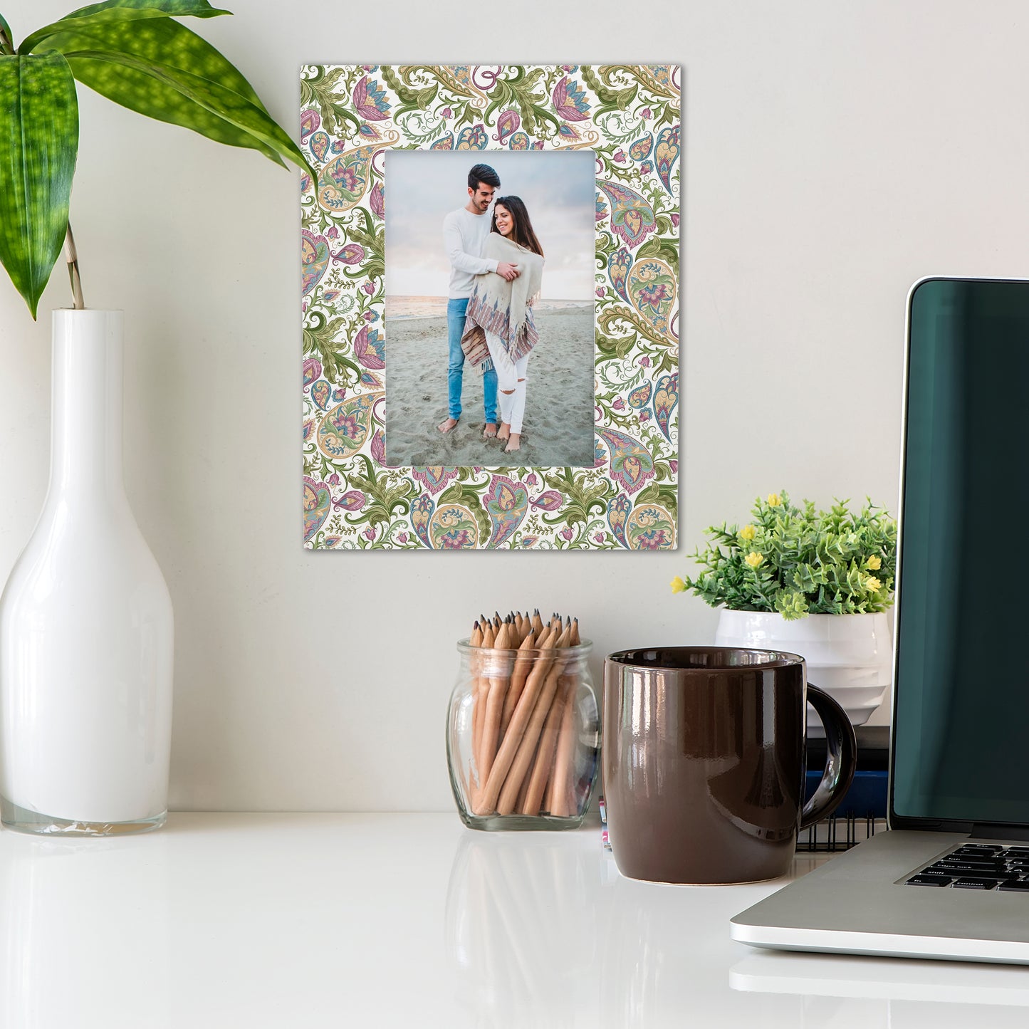Sameera White PhotoFrame