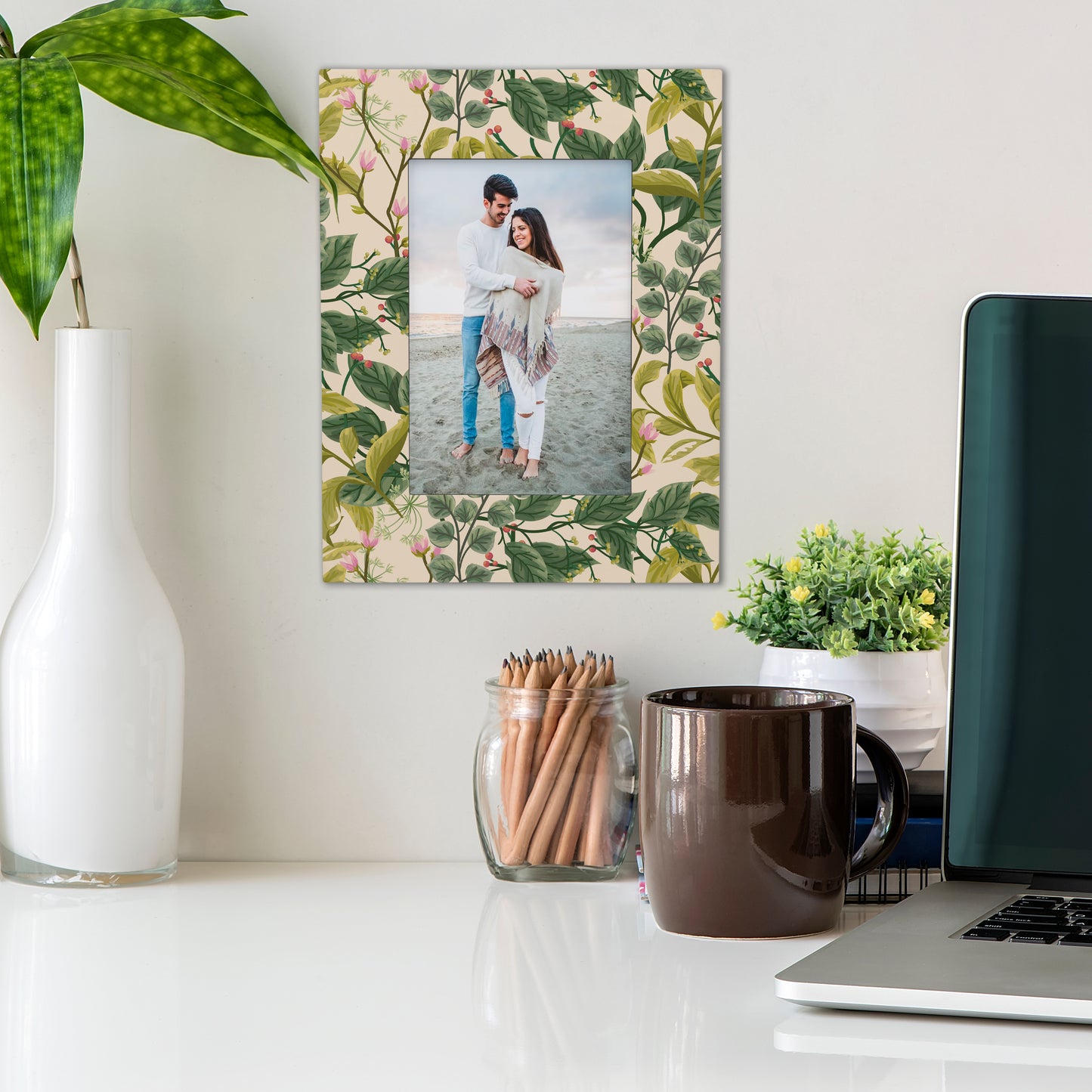 Vintage Flr PhotoFrame