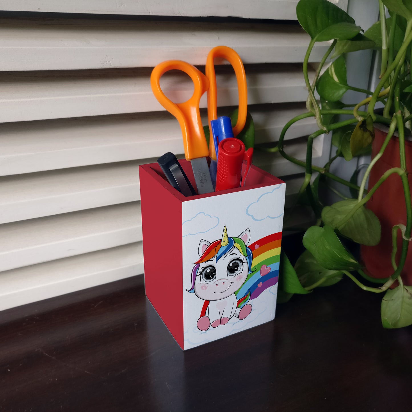 Unicorn R Pen Stand