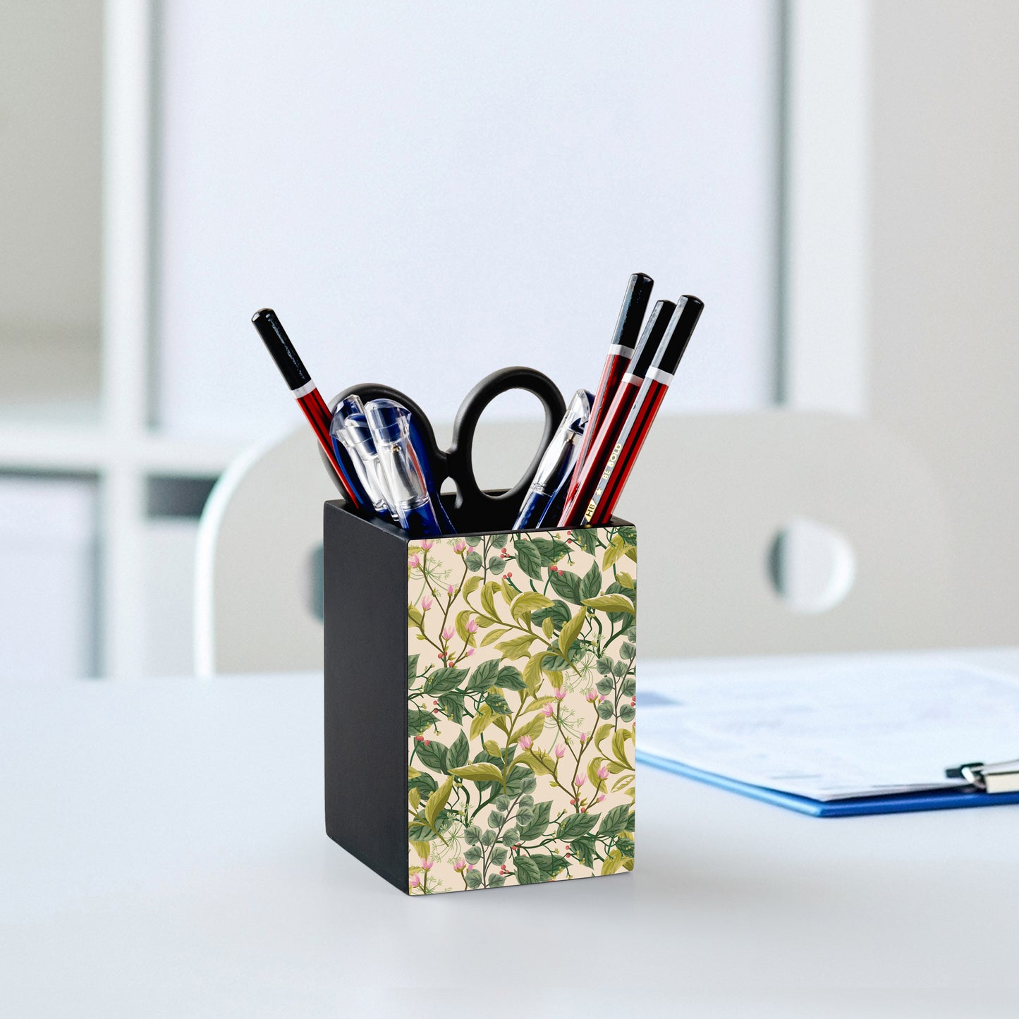 Vintage Flr Pen Stand