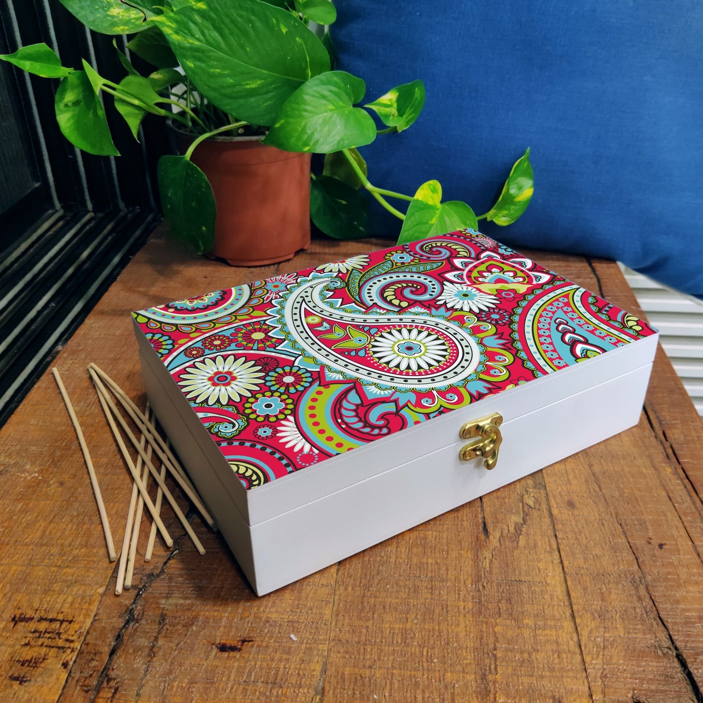 Pink Paisley Box Grand