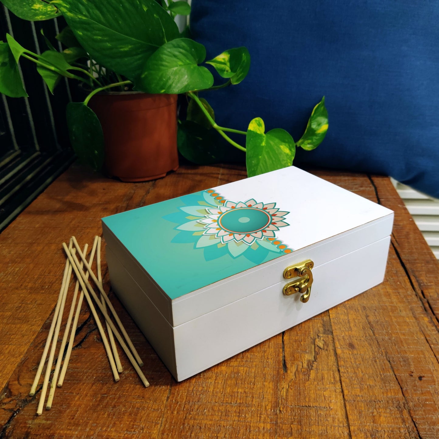 Rakhee Mint Gift Box-M