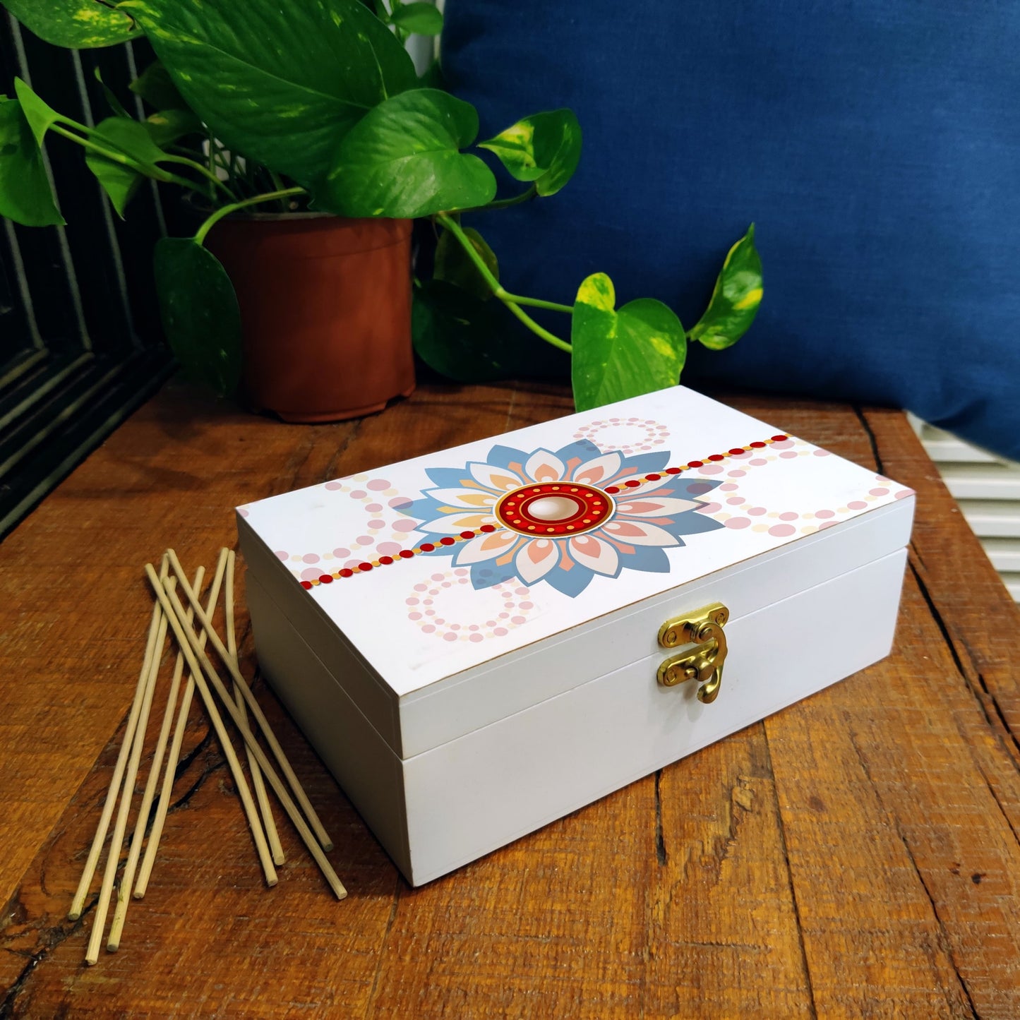 Rakhee Blue Gift Box-M