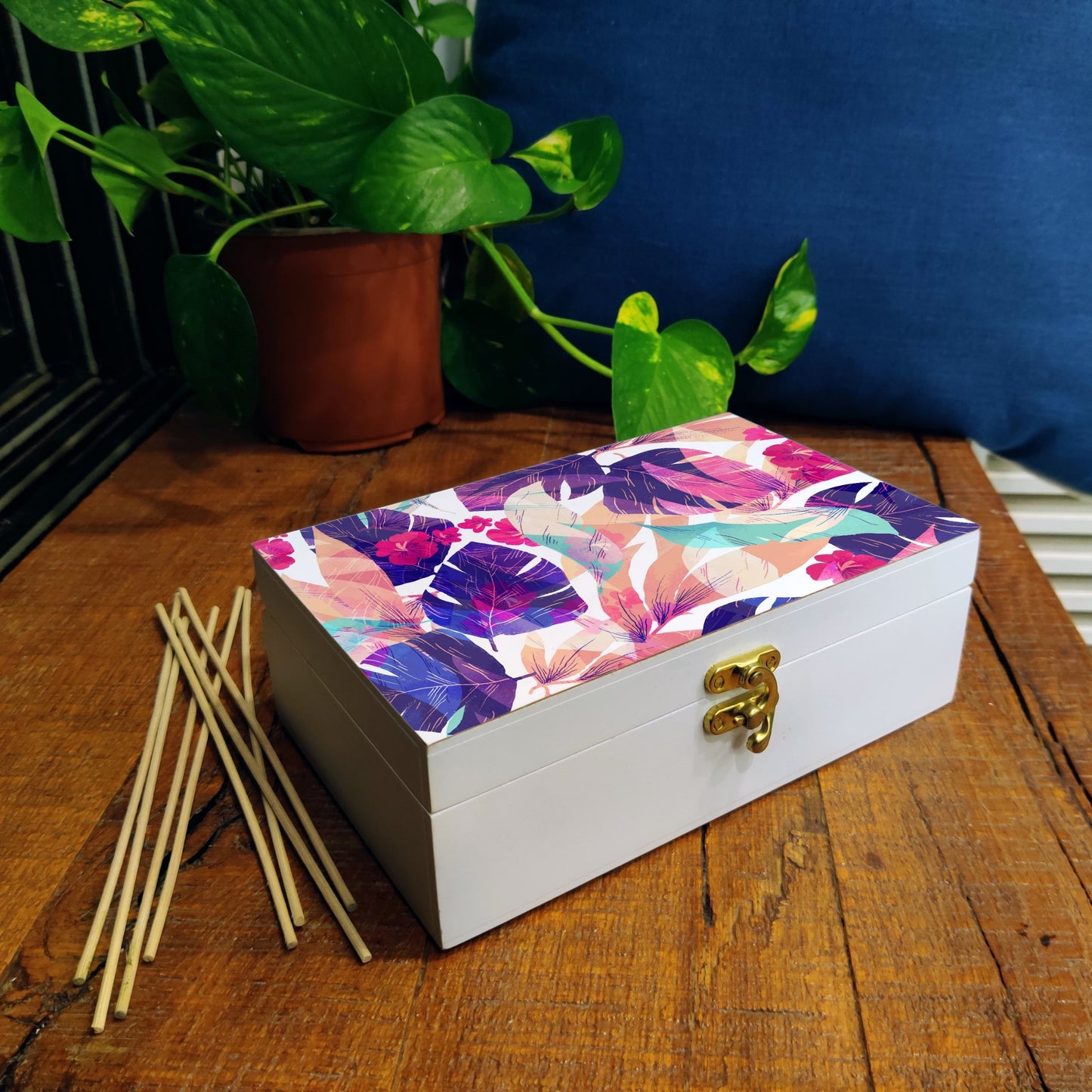 Flr Hibiscus Gift Box-M