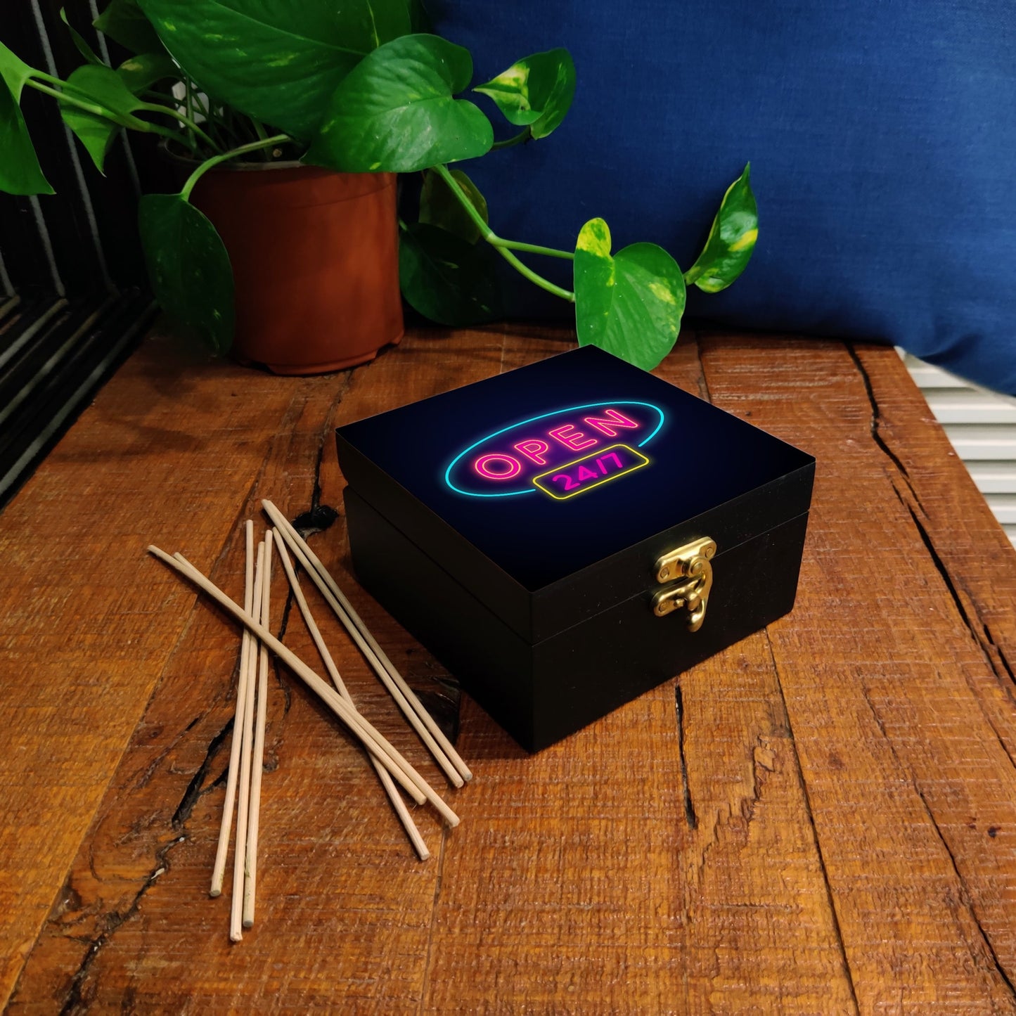 Neon Open 247 Gift Box-S