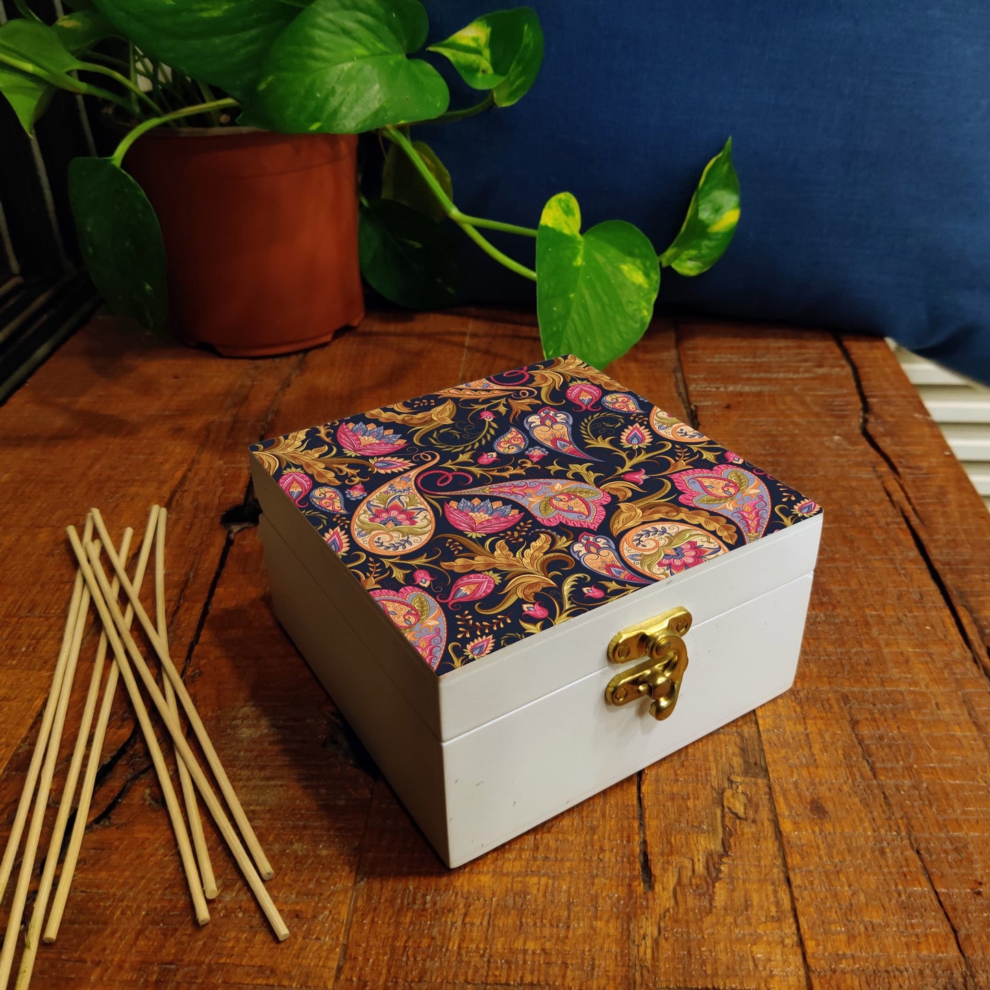 Sameera Navy Gift Box-S