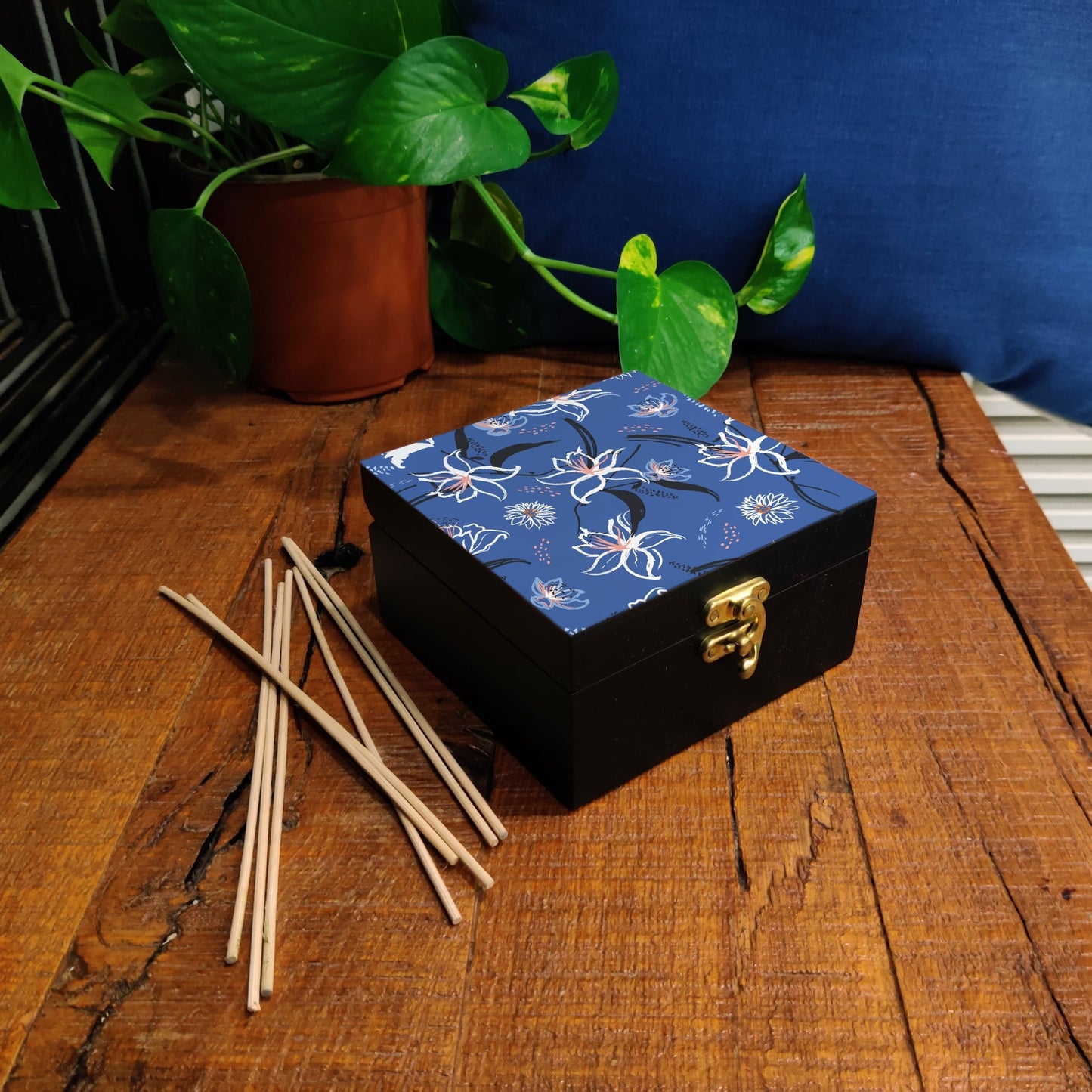 Lily Bloom Gift Box-S