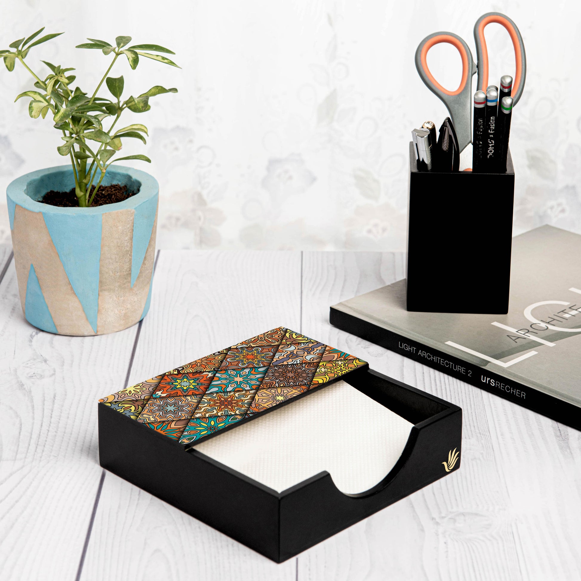 Diamond Tissue Holder 6" x 6" x 1.5" Ht. - Lifestyle Image