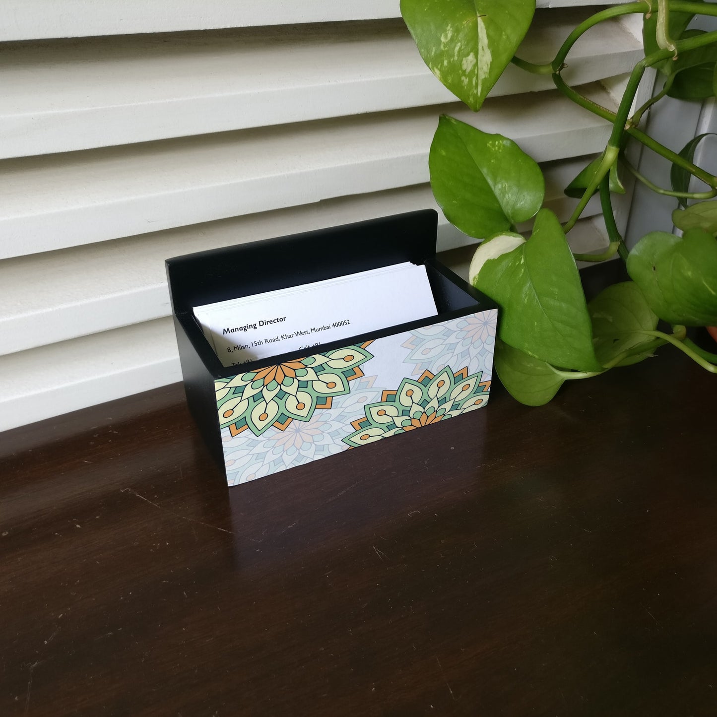 GreenMandala V Card Stand